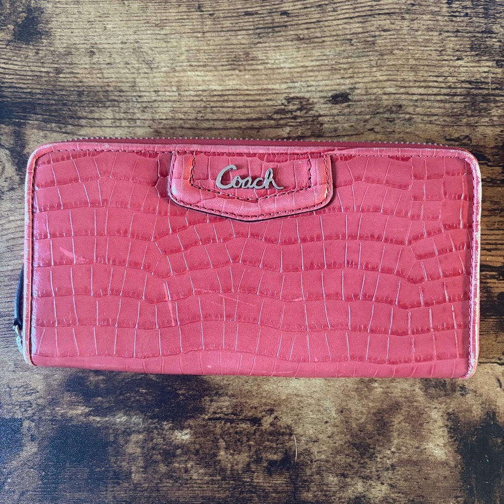 Coach Coral Pink Croc Embossed Leather Zip Around Wallet Accordion Spacious